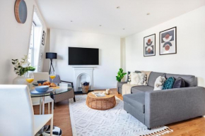 BnBNook - Modern 1BR with Balcony in the Heart of London West End